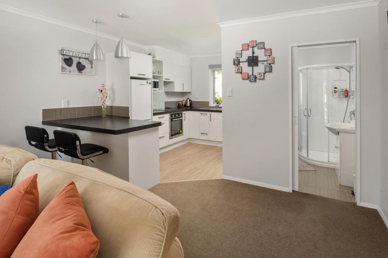 Fabulous Apartment With Private Spa Pool & Gym Picton Luaran gambar